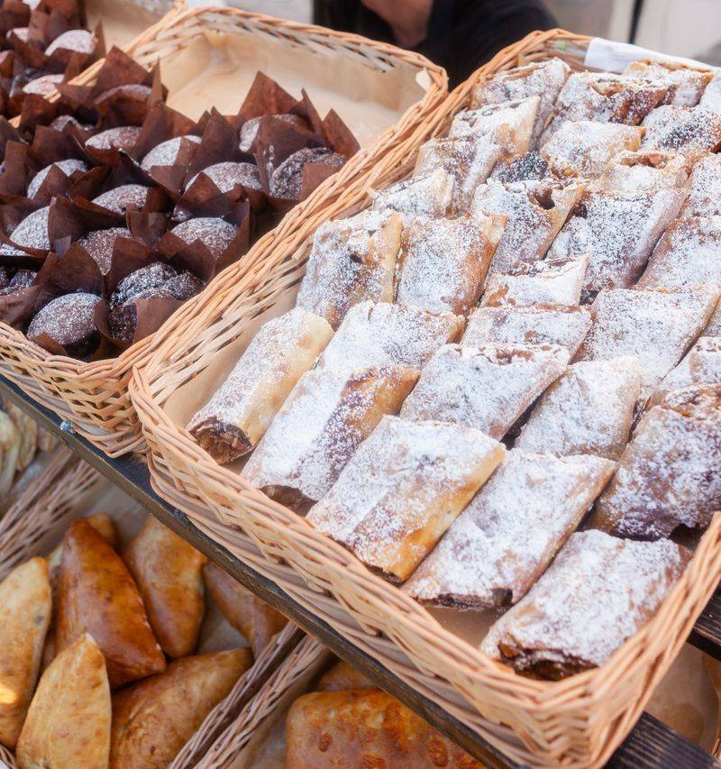 Breakfast Baker / Housekeeper — Squamish, British Columbia